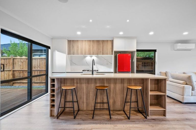 Photo of property in 4 Raoriki Road, Pukekohe, 2120