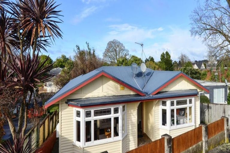 Photo of property in 24 Te Aroha Street, Hamilton East, Hamilton, 3216