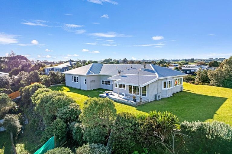Photo of property in 153 Cornfoot Street, Castlecliff, Whanganui, 4501