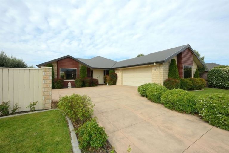 Photo of property in 76 Puhara Avenue, Parklands, Christchurch, 8083