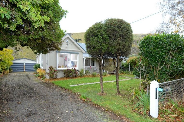 Photo of property in 4511 Christchurch Akaroa Road, Little River, 7591