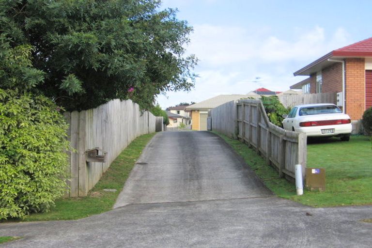 Photo of property in 4 Piper Place, Goodwood Heights, Auckland, 2105