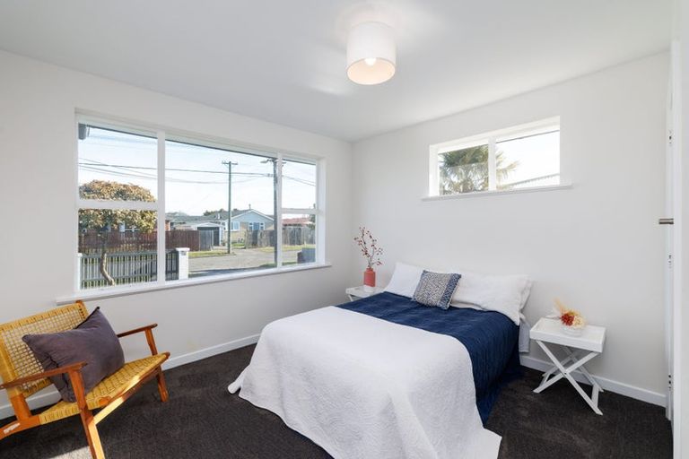 Photo of property in 15 Lyndhurst Crescent, Aranui, Christchurch, 8061