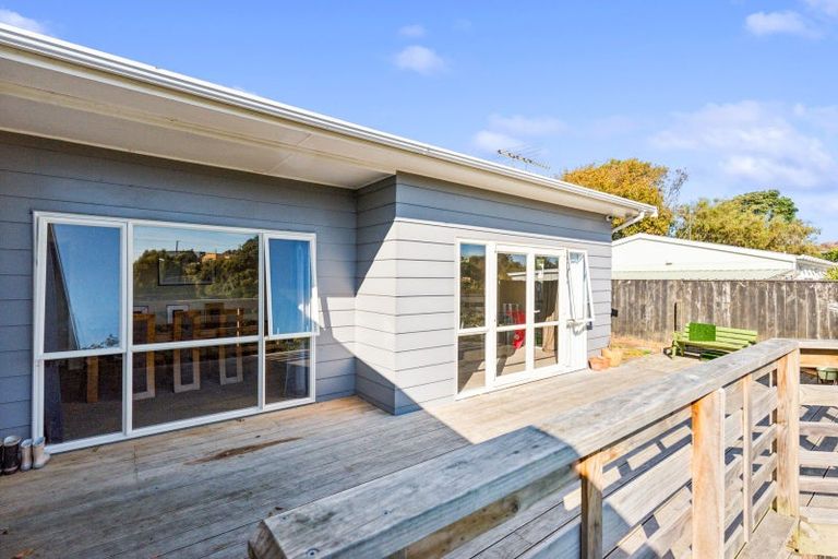 Photo of property in 39 Tennis Court Road, Raumati South, Paraparaumu, 5032