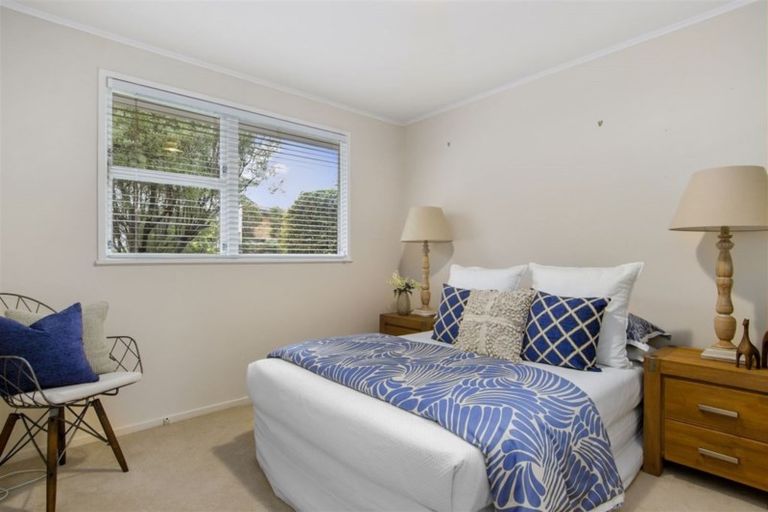 Photo of property in 8 Intrepid Place, Torbay, Auckland, 0630
