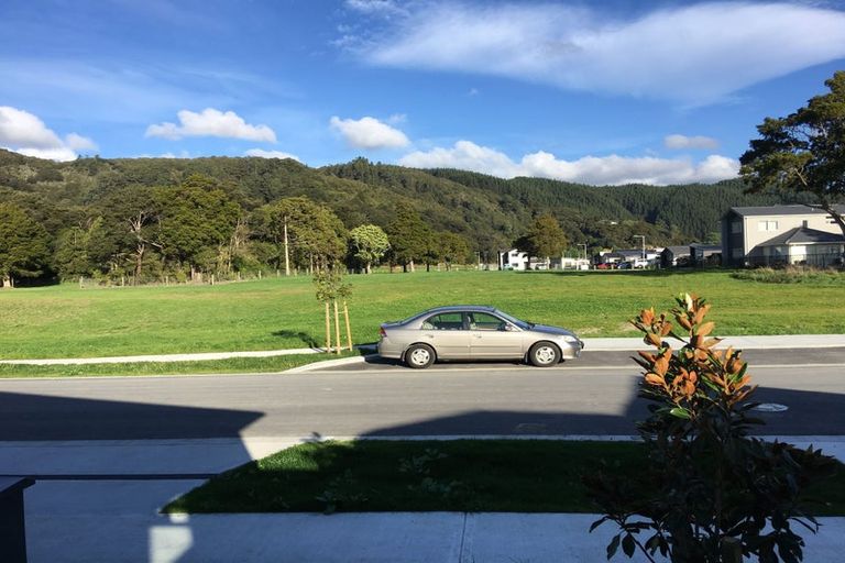 Photo of property in 16 Gilruth Road, Wallaceville, Upper Hutt, 5018