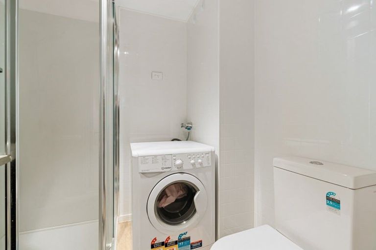 Photo of property in The Alex Apartments, 18/135b Hallenstein Street, Queenstown, 9300