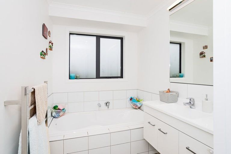 Photo of property in 83 Watt Road, Otatara, Invercargill, 9879