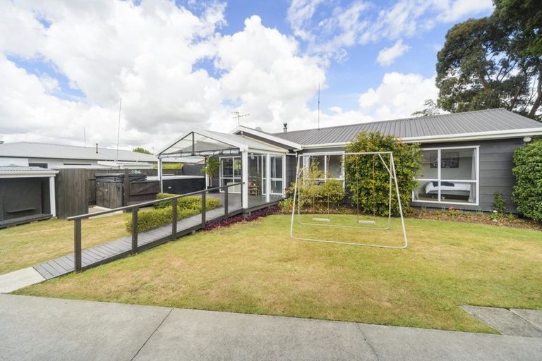 Photo of property in 97 Hillcrest Drive, Kelvin Grove, Palmerston North, 4414