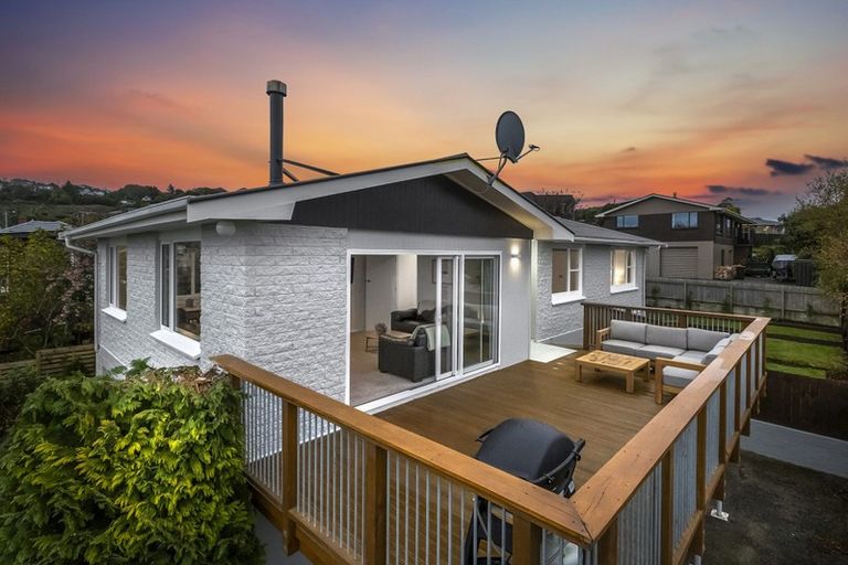 Photo of property in 21 Winston Place, Kew, Dunedin, 9012