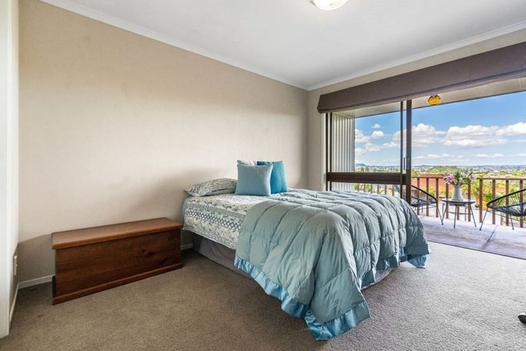 Photo of property in 59 Chelsea View Drive, Chatswood, Auckland, 0626