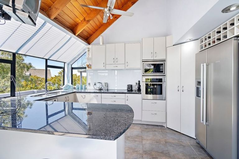 Photo of property in 15 Park Rise, Campbells Bay, Auckland, 0630