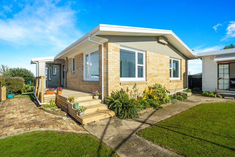Photo of property in 25 Young Street, Morrinsville, 3300