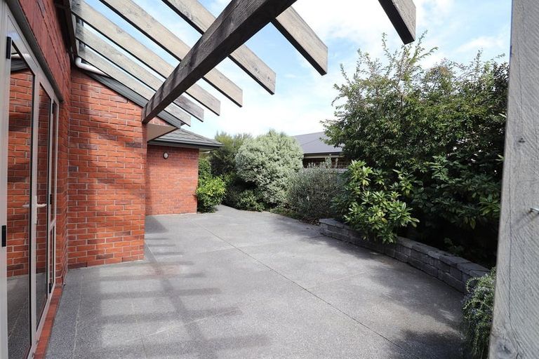 Photo of property in 14 Coolspring Way, Redwood, Christchurch, 8051