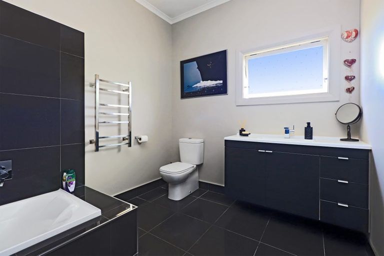 Photo of property in 403 Pepper Street, Saint Leonards, Hastings, 4120