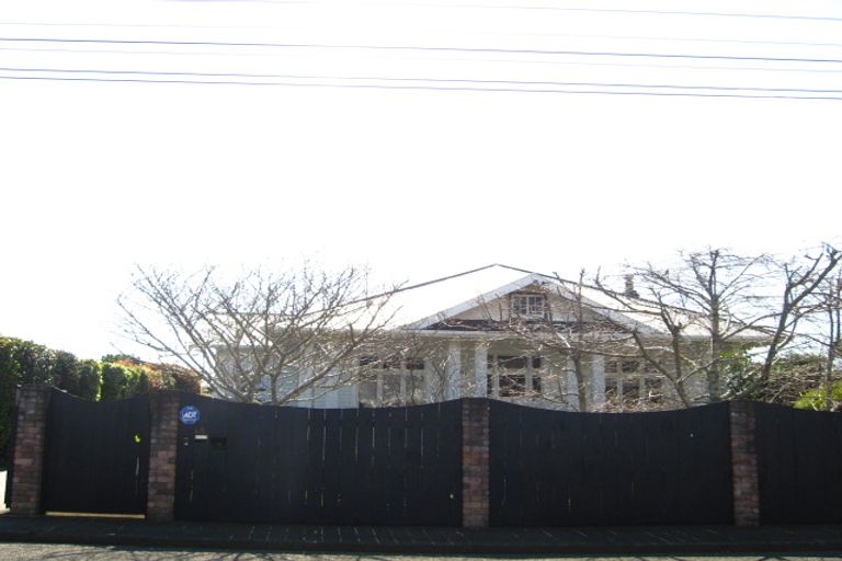 Photo of property in 68 Wallace Place, Westown, New Plymouth, 4310