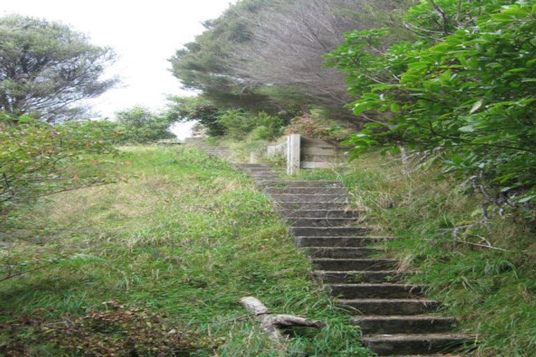 Photo of property in 15 Bird Grove, Stokes Valley, Lower Hutt, 5019