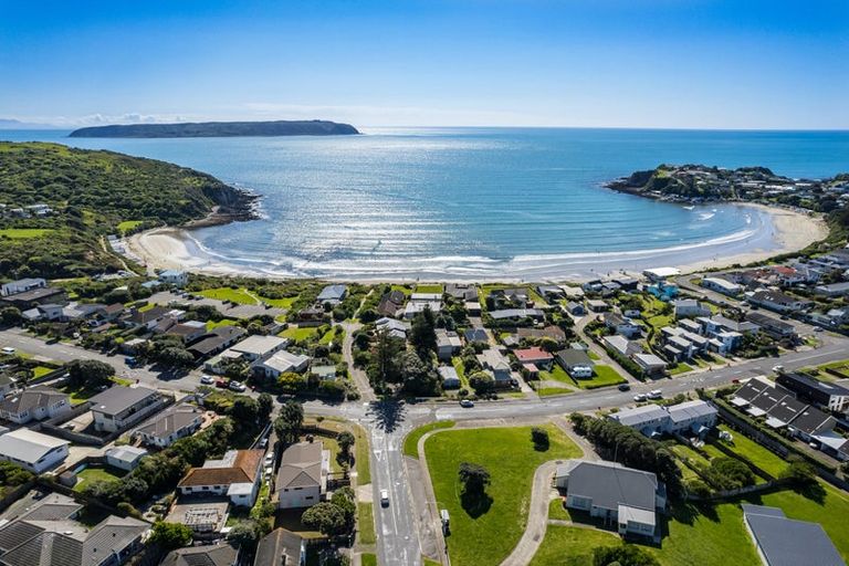 Photo of property in 2 Te Pene Avenue, Titahi Bay, Porirua, 5022