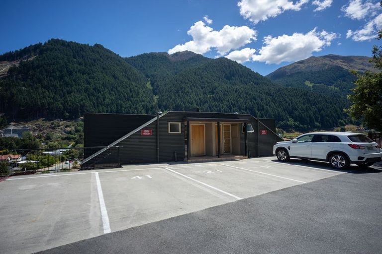 Photo of property in 108 Hallenstein Street, Queenstown, 9300