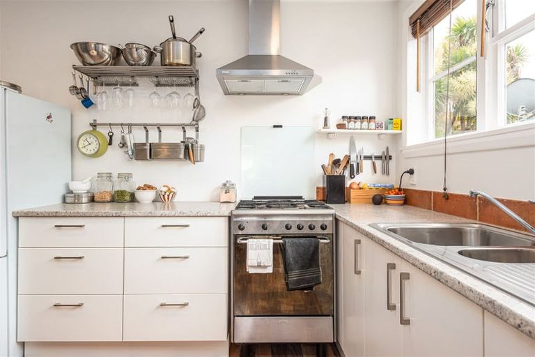 Photo of property in 8 Kitchener Place, Opawa, Christchurch, 8023