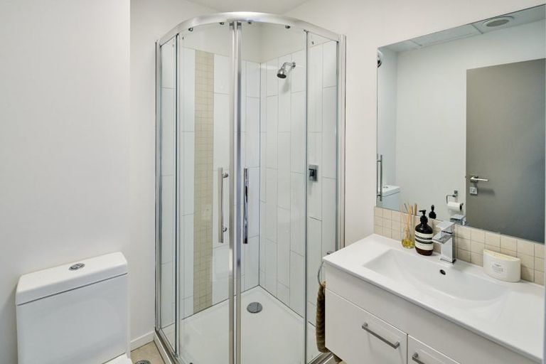 Photo of property in 35 Karo Drive, Te Aro, Wellington, 6011