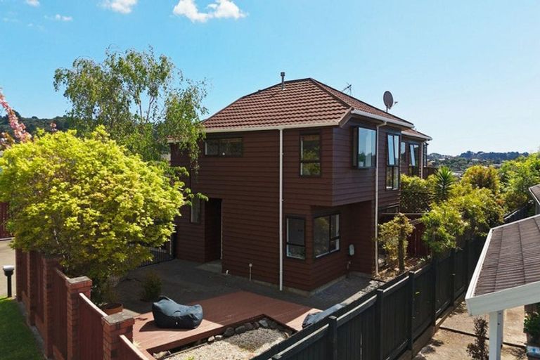 Photo of property in 2/42 Spyglass Lane, Whitby, Porirua, 5024