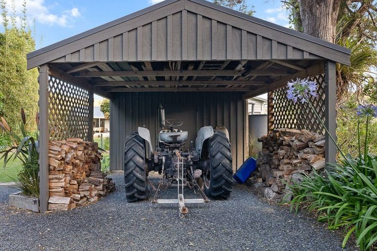 Photo of property in 847 Matapouri Road, Matapouri, Whangarei, 0173