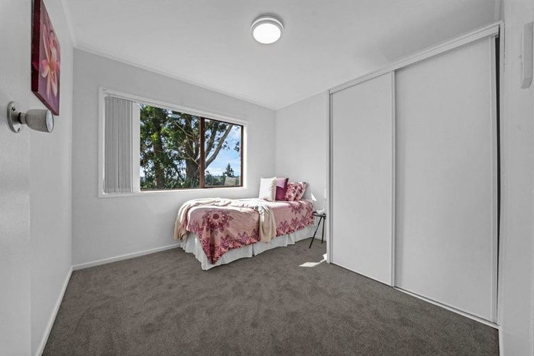 Photo of property in 59 West Harbour Drive, West Harbour, Auckland, 0618