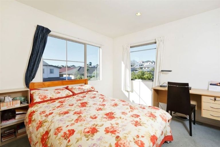 Photo of property in 1/34 Fields Parade, Oteha, Auckland, 0632