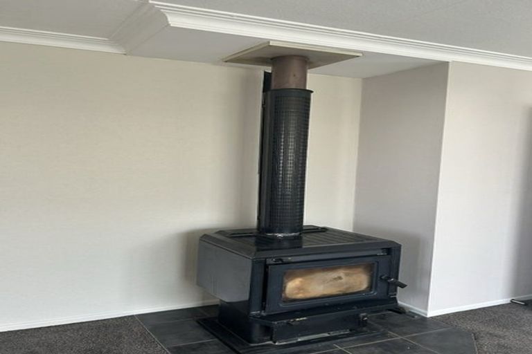 Photo of property in 166 Edinburgh Crescent, Waikiwi, Invercargill, 9810