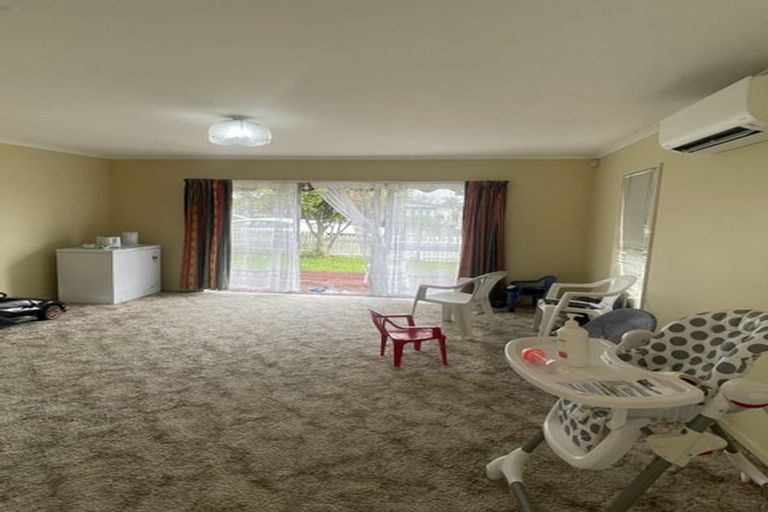 Photo of property in 83 Lynwood Road, New Lynn, Auckland, 0600