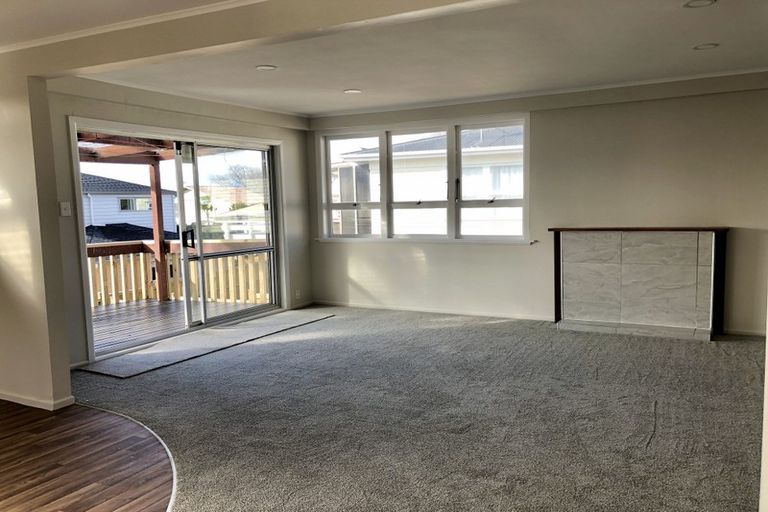 Photo of property in 3 Christina Avenue, Te Atatu South, Auckland, 0602