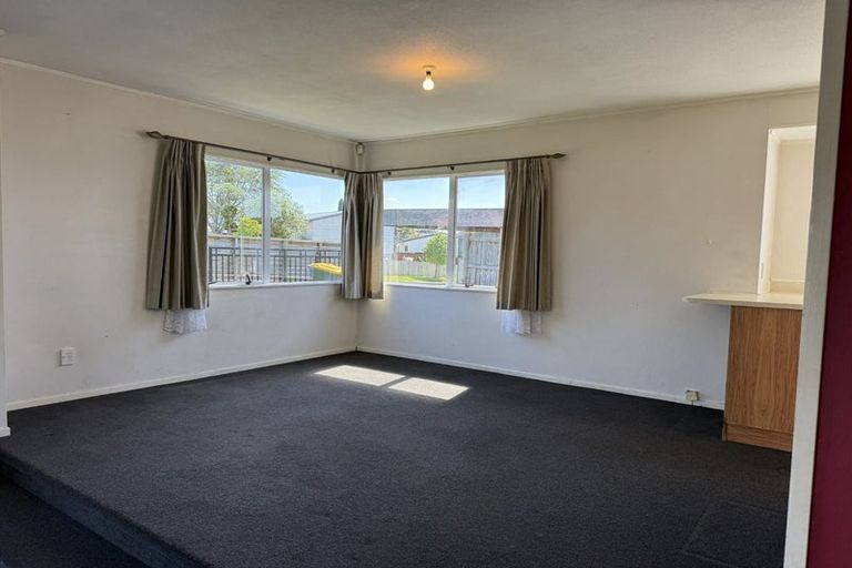 Photo of property in 33 Addison Drive, Glendene, Auckland, 0602