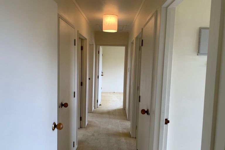 Photo of property in 2/21 Witheford Drive, Bayview, Auckland, 0629