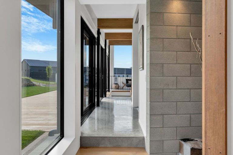 Photo of property in 13 Round Hill Rise, Cracroft, Christchurch, 8022