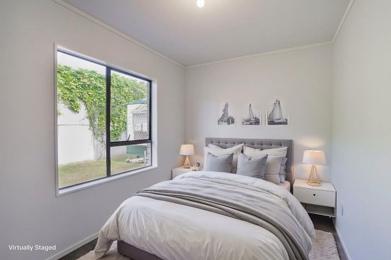 Photo of property in 2/21 Gloaming Place, Conifer Grove, Takanini, 2112