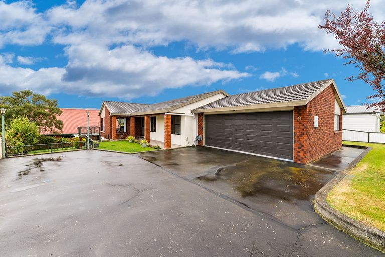 Photo of property in 11 Blanc Avenue, Fairfield, Dunedin, 9018