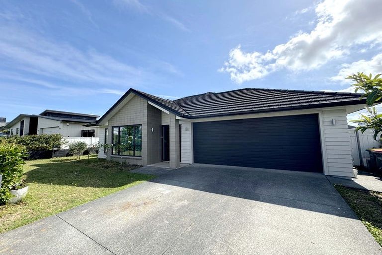 Photo of property in 11 Kaimanawa Road, Karaka, Papakura, 2113