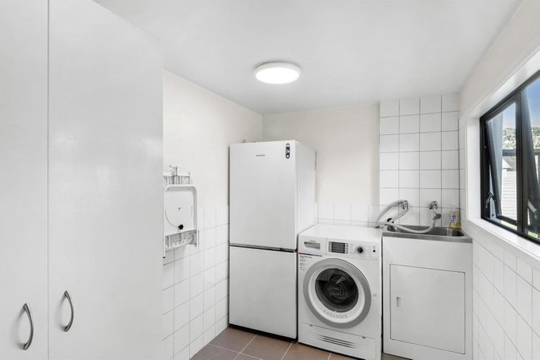 Photo of property in 1/20 Coroglen Avenue, Birkenhead, Auckland, 0626