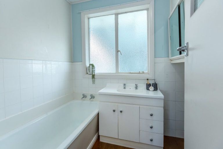 Photo of property in 118 Brandon Street, Featherston, 5710