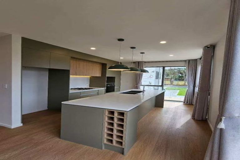Photo of property in 3 Yellow Pear Lane, Karaka, 2578