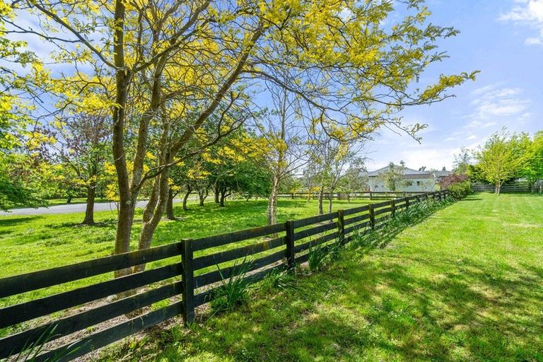 Photo of property in 1 Maple Lane, Martinborough, 5711