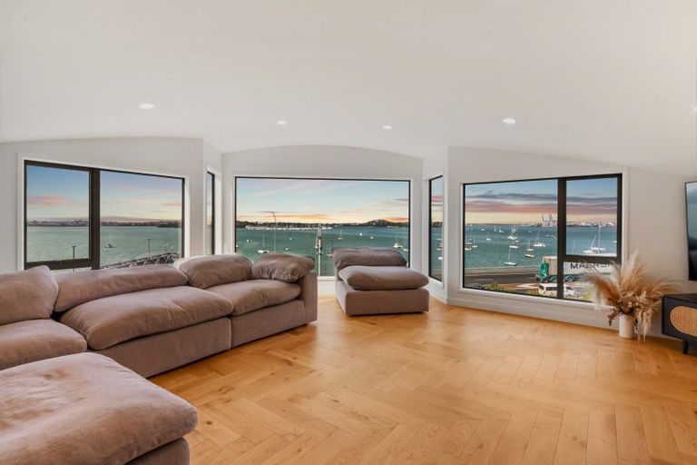 Photo of property in 3/43 Princes Street, Northcote Point, Auckland, 0627