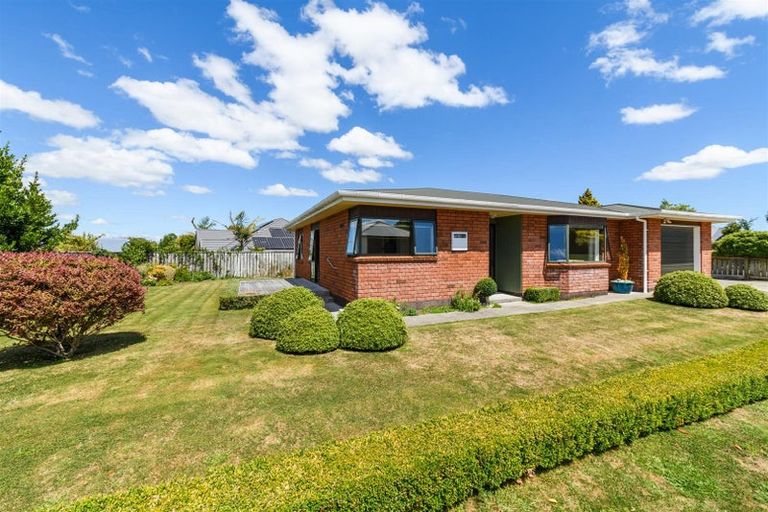 Photo of property in 12 Barnett Drive, Marton, 4710