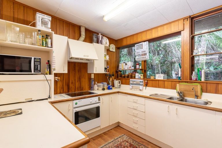 Photo of property in 54 Mahoe Road, Titirangi, Auckland, 0604