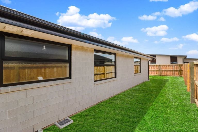 Photo of property in 11 Hayshed Street, Rolleston, 7614