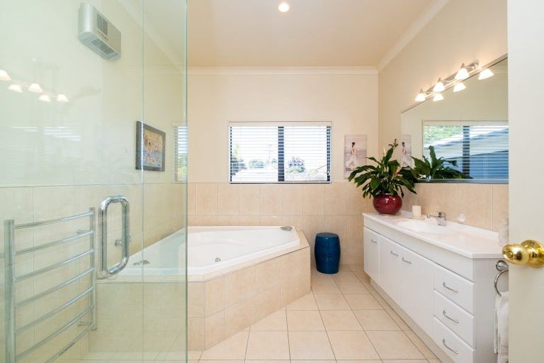 Photo of property in Arataki Way, 1/19 Arataki Road, Havelock North, 4130