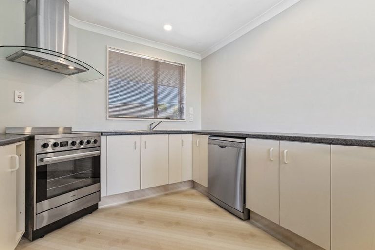 Photo of property in 2/98 Domain Terrace, Spreydon, Christchurch, 8024