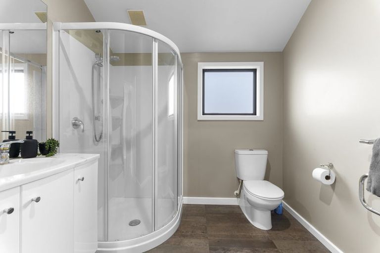 Photo of property in 1 Arden Place, Oakura, 4314