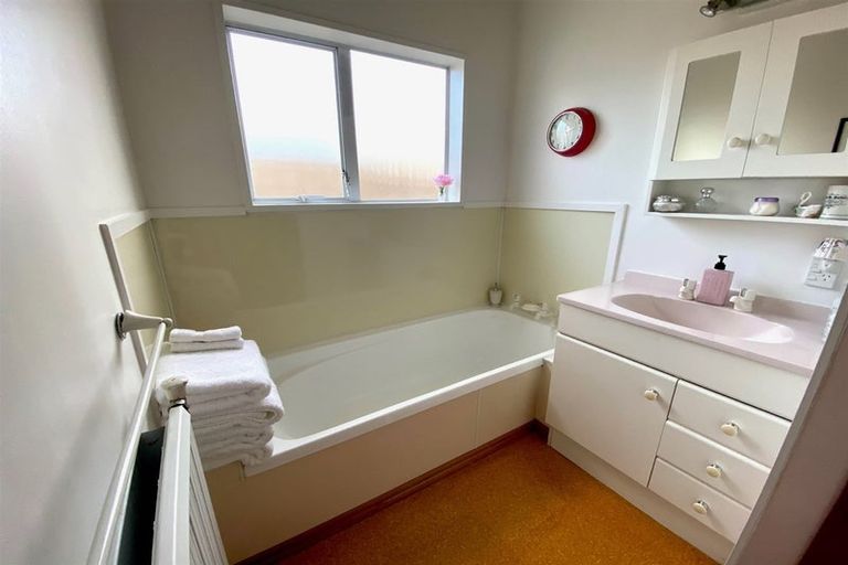 Photo of property in 12 Henley Drive, Balclutha, 9230